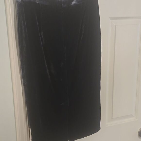Elegant Boden Blue Velvet Skirt - Picture 5 of 7
